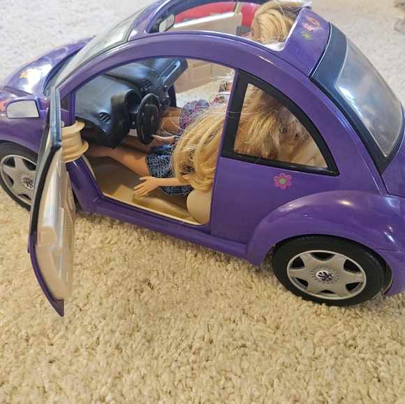 Mattel Barbie Doll Volkswagon Beetle Purple Comes With Surprise - Picture 6 of 7